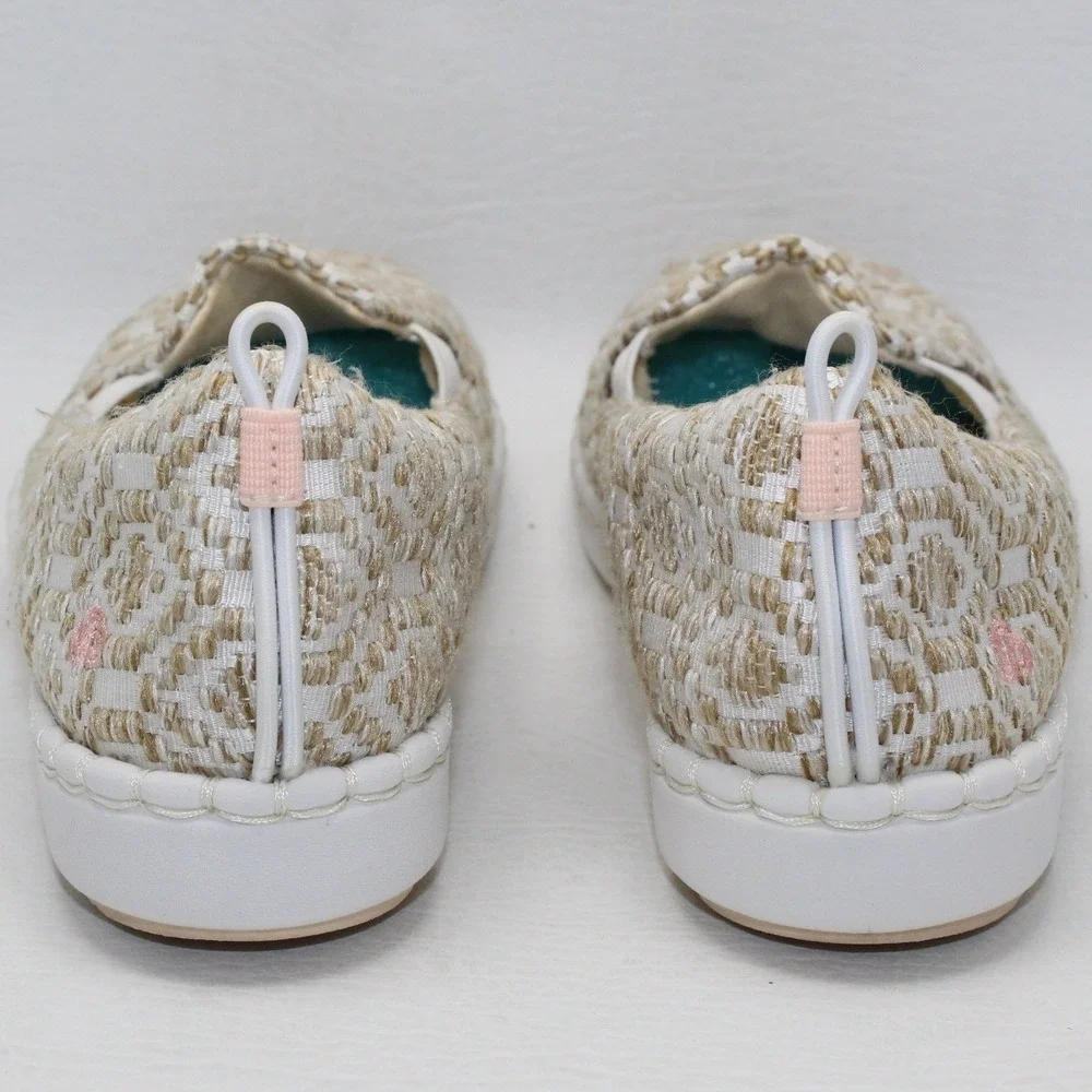 Clarks Cloudsteppers Step Glow Slip‎ On Tan White Geometric Woven Flats 6.5